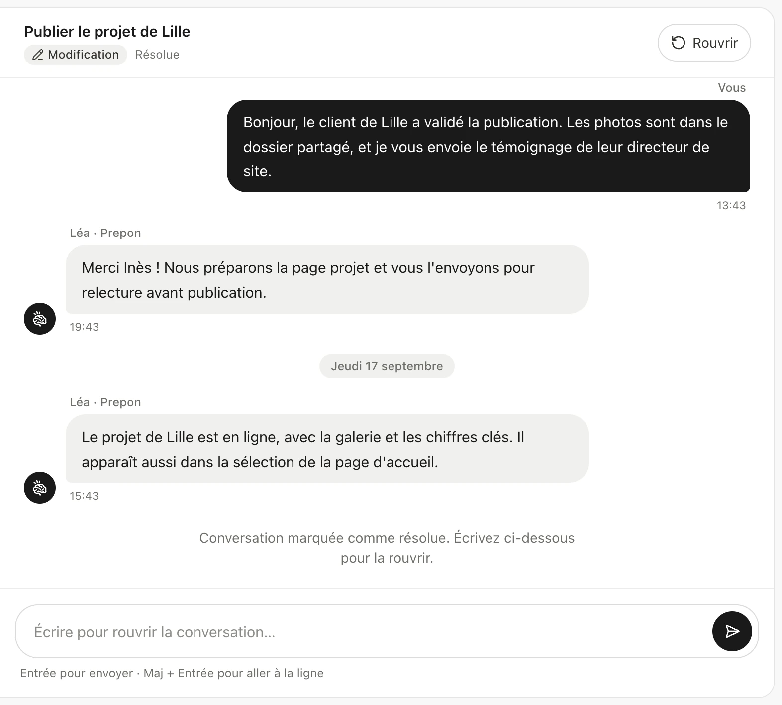 Conversation résolue : demande du client, deux réponses de l'équipe Prepon, mention « Conversation marquée comme résolue » et bouton « Rouvrir »